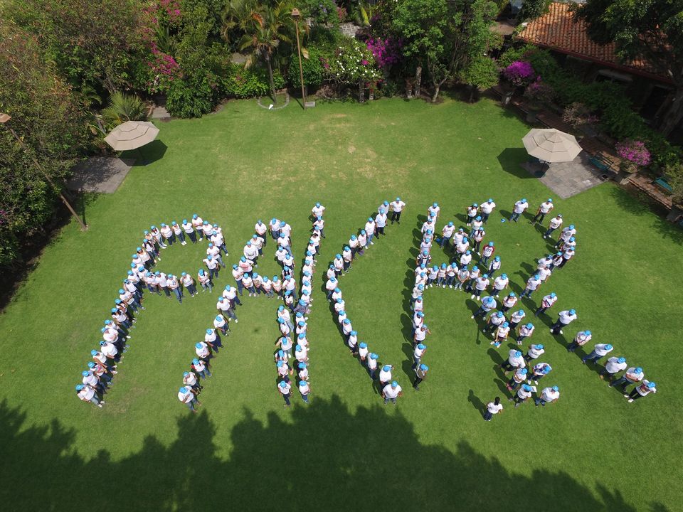 Foto aérea de un evento de integración